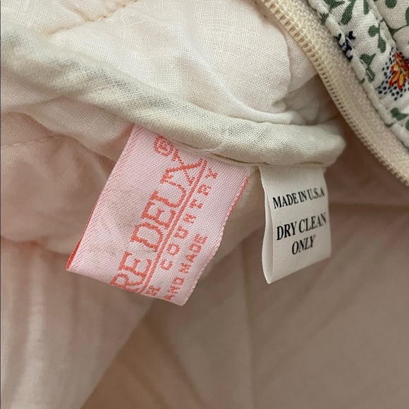 Pierre Deux Floral Pattern Quilted Weekend Bag in Cream and Multi 🌸 - Picture 6 of 6